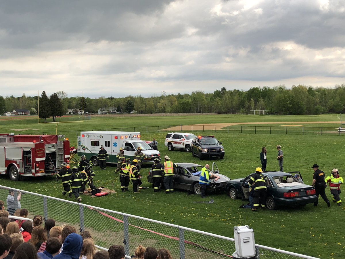 BeekmantownCSD's tweet photo. Thank you to our local authorities for helping us conduct a mock car crash at @BeekmantownCSD to raise awareness for our students of the dangers of drinking and driving as well as distracted driving - #OperationProm is designed to save lives through education. #BCSDEaglePride https://t.co/41JESOBbKJ