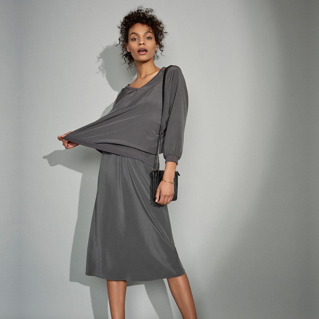 Grey on grey #RLabel
buff.ly/2rA3Aog
...
.
.
.
#clothes
#clothing
#thereset
#clothingbrand
#capsulecollection
#capsulewardrobe
