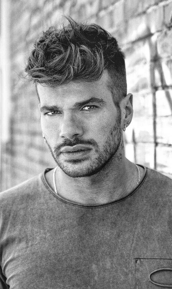 sona_claudio's tweet photo. Io sono felicemente gay! Essere gay è bello. Esattamente come non esserlo.
Io ho molta fiducia nelle nuove generazioni. Mi auguro che, col tempo, il concetto di omosessualità possa diventare e rappresentare una condizione di normalità.
More Love, Less Hate 🌈 https://t.co/tNHfoZLGrU