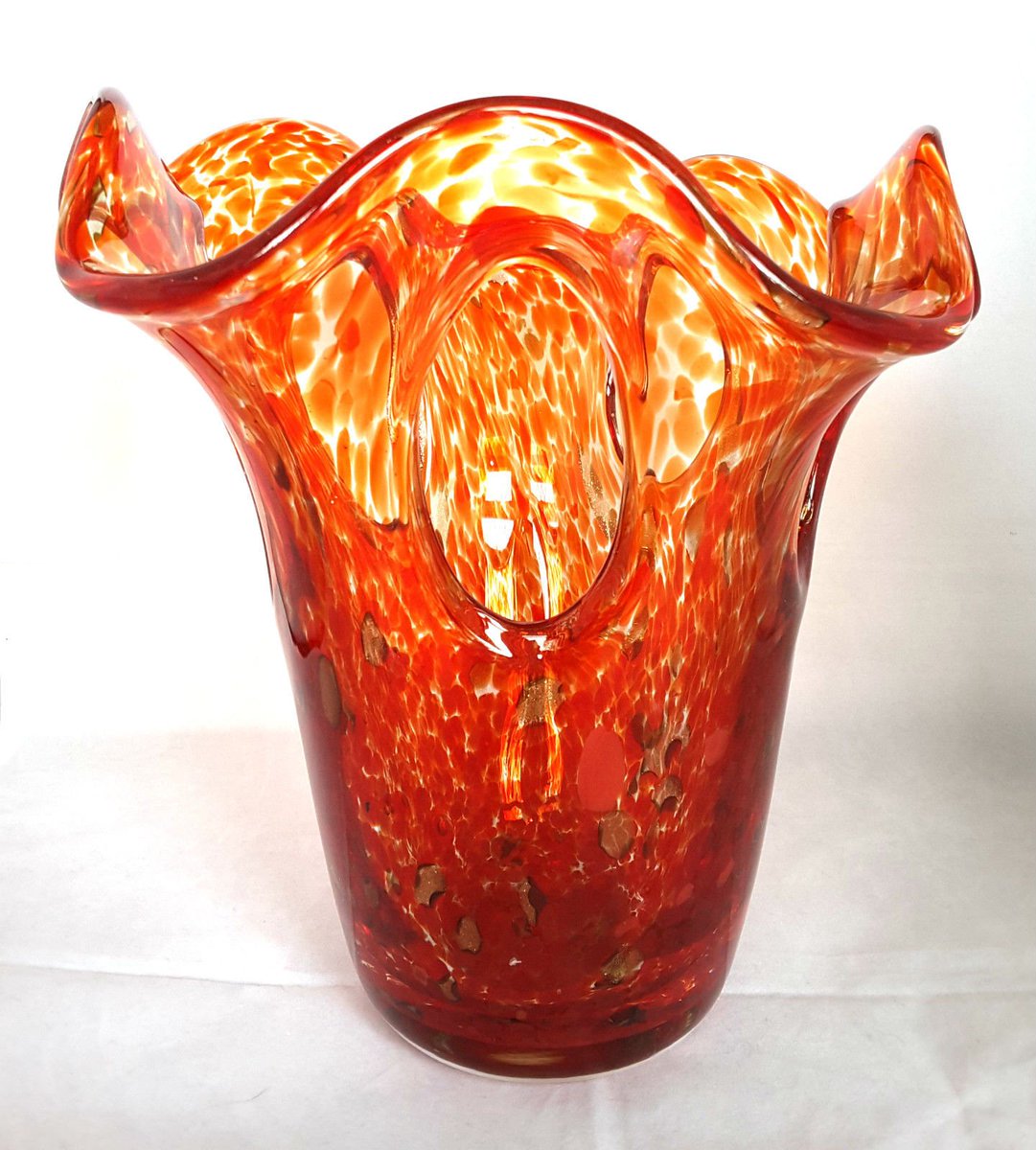 Seraphimslair's tweet photo. #ThrowbackThursday! This #Art #Glass beauty is back on sale! Why not treat yourselves to some #Jewelry for your #Home at #Seraphimslair's #GlassShack &amp; #PotteryBarn https://t.co/2skNLtcIk2 #USA #UK #London #LakeDistrict #Cumbria #Summertime 🌸 https://t.co/6RRi2JWlBD