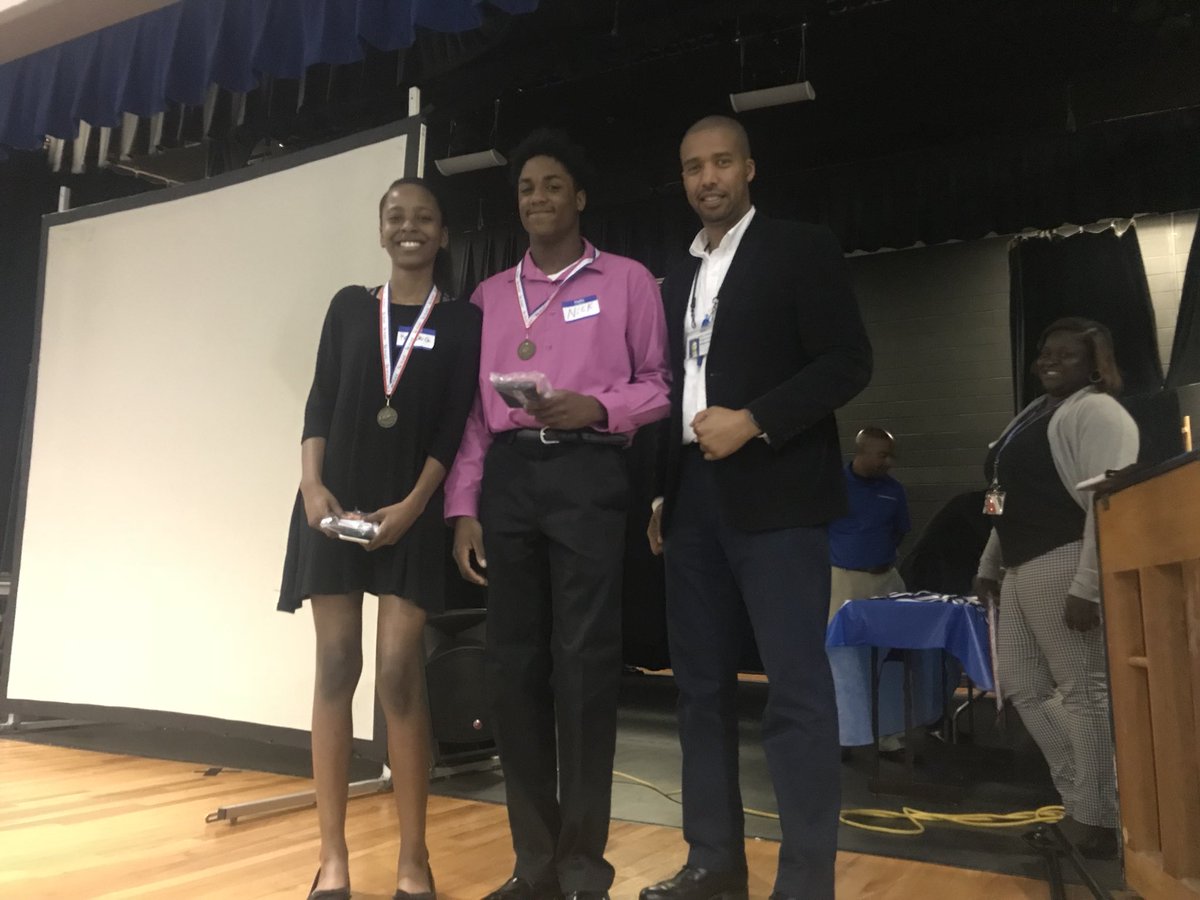 ford_edee's tweet photo. An outstanding year with @PowerMyLearning!! The students had a gr8 yr and look forward to next year. Students placed 1st, 2nd, 3rd and 💻💻. Thx you @PowerMyLearning and @BlankFoundation @robclark004 @APSWashington https://t.co/xM5ynRAGbm