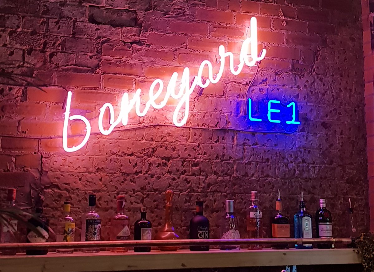TheEatsMidlands's tweet photo. Slight delay due to our France trip 🇫🇷 but the review of our visit to @BoneyardUK to try their newly launched menu is now live! As always thank you to the good people at Boneyard and @coolasleicester for getting us involved 🥂
#fdbloggers #bloggerstribe 
https://t.co/gItgJkdlJc https://t.co/MsKwVJJsWw