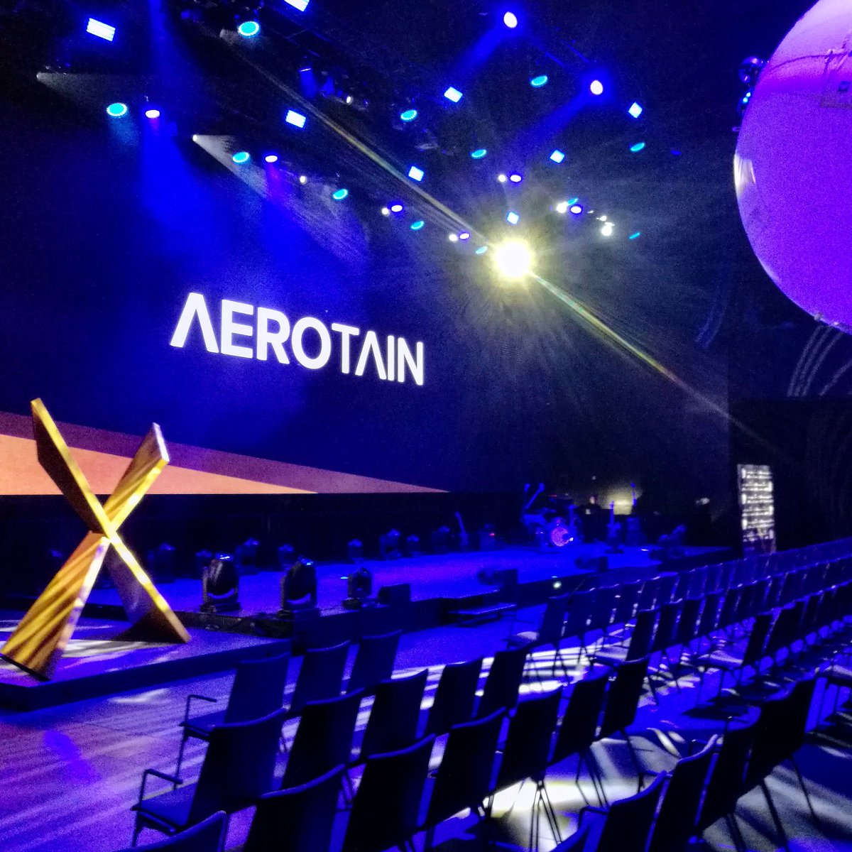 AEROTAIN today at #xaver #award #ceremony: #eyecandy and #interaction for visitors at #samsunghall in #zurich. #live #event with #safe #drone #show