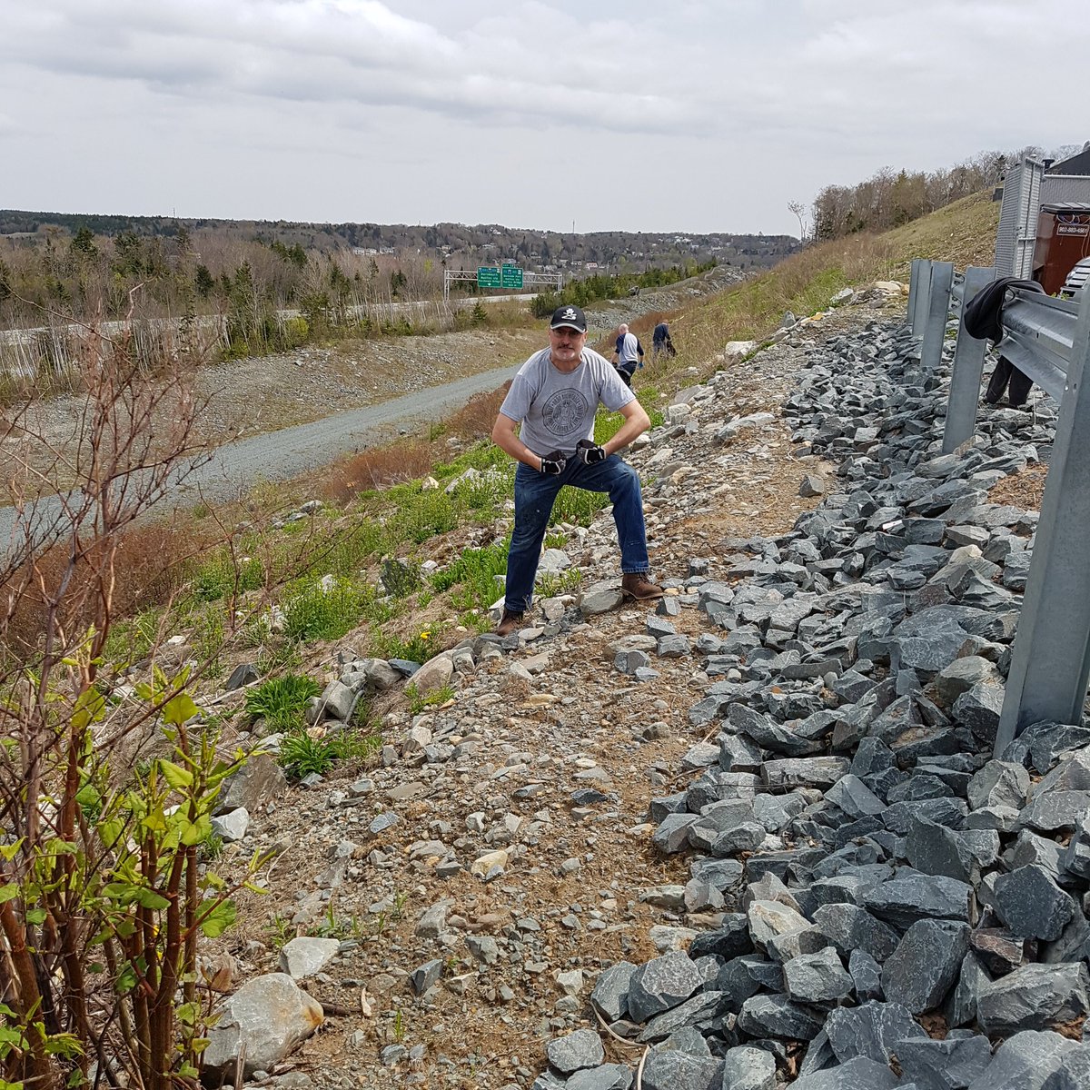 InterTalk's tweet photo. We're getting a head start on #CleanSweep2018 here at InterTalk...time for a quick clean up of our property to help #beautify 😎.
Nice work #InterTalk! https://t.co/crC2Hvnh3d