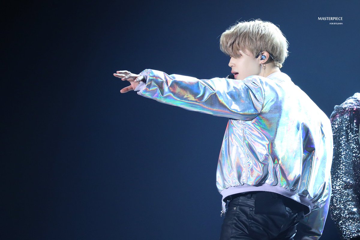 171210 THE WINGS FINAL in Seoul

#IVoteBTSBBMAs  
<a href="/BTS_twt/">방탄소년단</a>