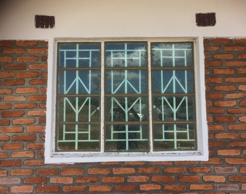 inspire_malawi's tweet photo. #OscarsLibrary is nearly complete. Pointing and painting finished, next comes the decoration! @worthschool @fonthillcharity @Hastings_School @RaisingMalawi @NatGeoEducation https://t.co/xMmxwqsw37