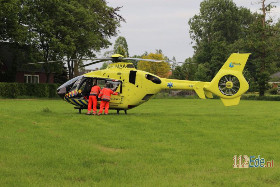 🚨 Traumahelikopter naar #Ederveen voor ernstig gewond persoon 112.press/QTCGZV 112Ede https://t.co/xXPRXsqF1v