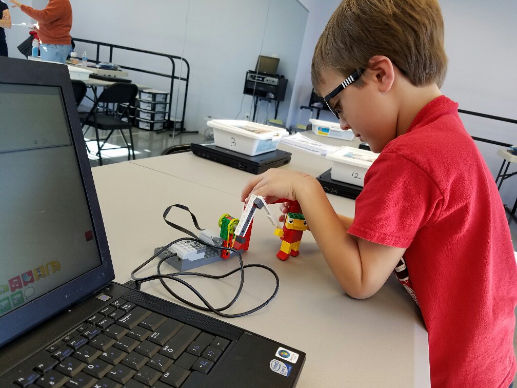 EFKCharlotte's tweet image. Have a curious mind at home? Don't let it go to mush over the summer. #STEMsummerCamps #STEMfun #LEGOprogramming We even had very girly camp with Frozen theme with make your own lipstick. #ChemicalEngineering