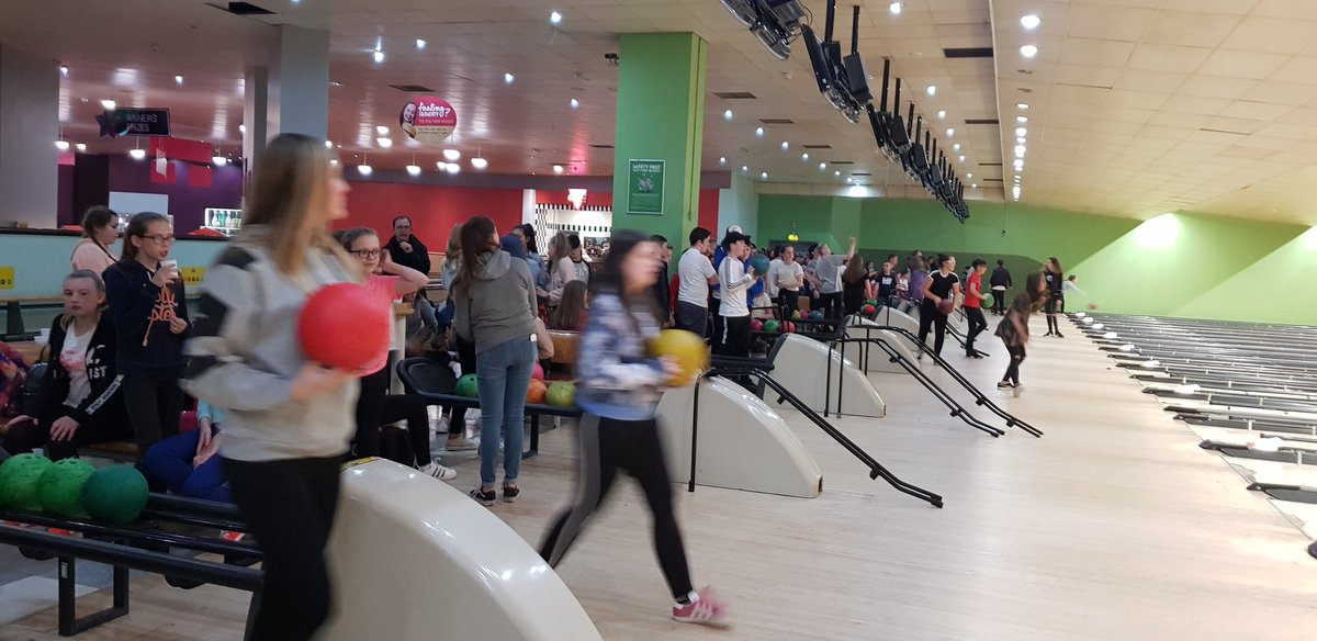 MissTaylor29's tweet photo. After such a busy day at Alton Towers we are settled back in Liverpool for a few games of bowling 🎳 #LHSRes18 https://t.co/ntICQ5vUbK