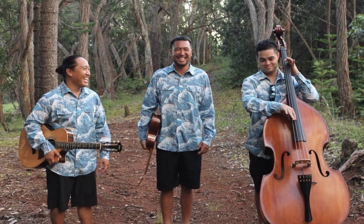 Hawaiian music group, Ei Nei sporting our Alenuihaha shirts