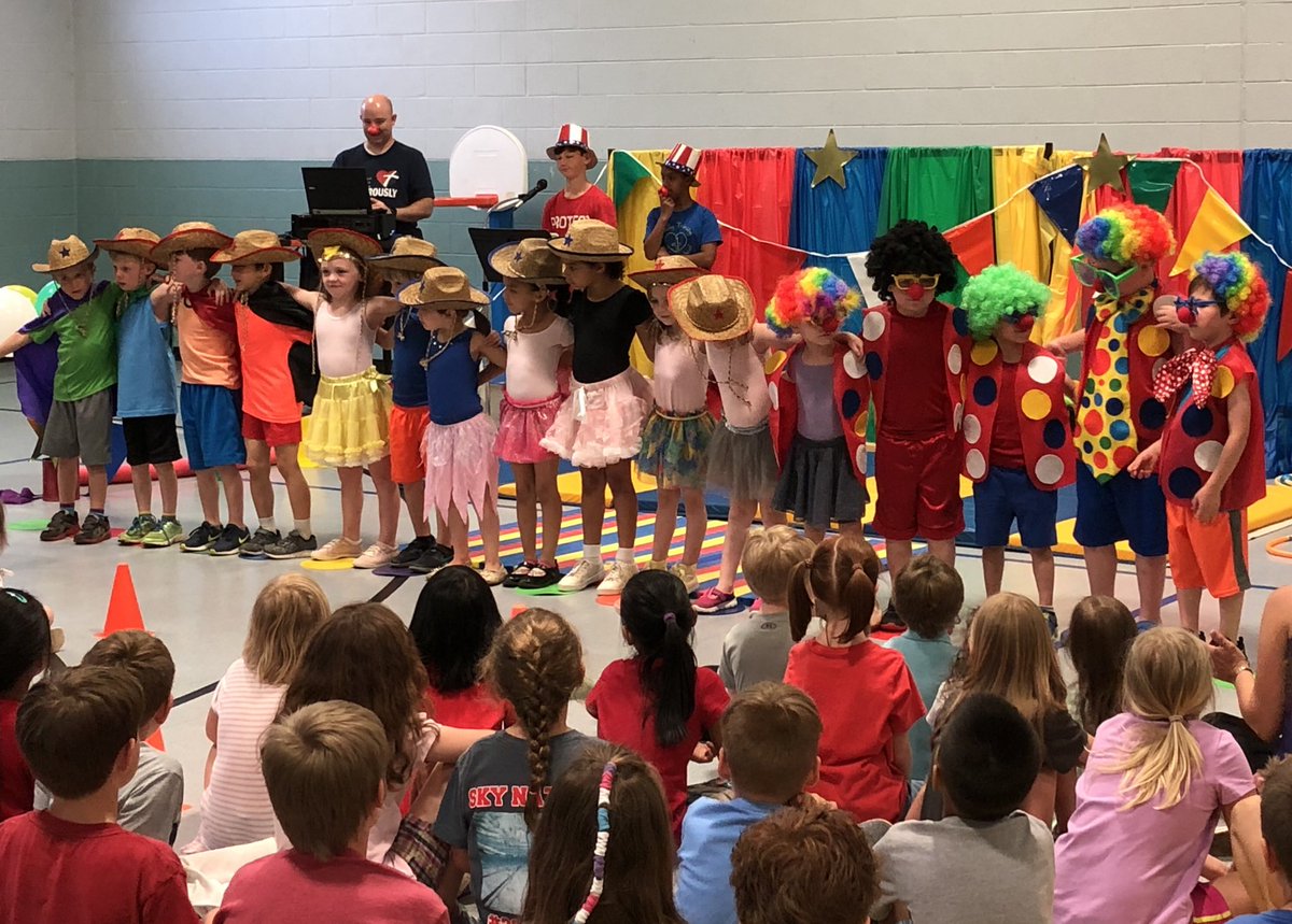 13815Walgreens's tweet photo. Thanks so much Holy Trinity Lutheran Church for the #RedNoseDay fundraising and inviting me to your circus today! #NosesOn https://t.co/RPDb2rdmgU
