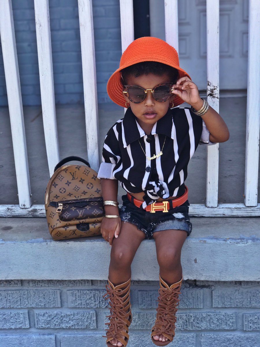 BradAndBrit's tweet photo. She’s giving me every bit of boujee girl vibez 😍😍🧡🧡🧡🧡🧡 https://t.co/zir2GxgcnQ