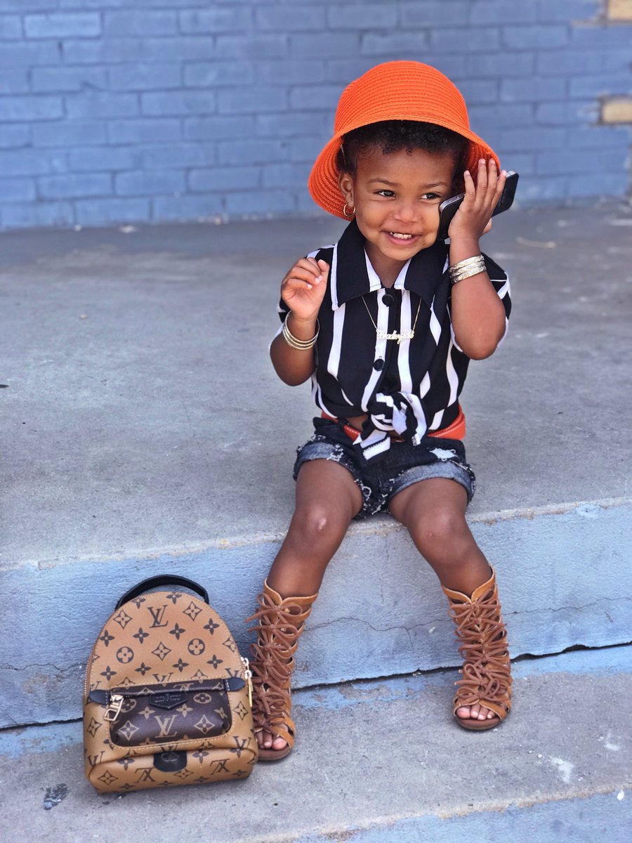 BradAndBrit's tweet photo. She’s giving me every bit of boujee girl vibez 😍😍🧡🧡🧡🧡🧡 https://t.co/zir2GxgcnQ