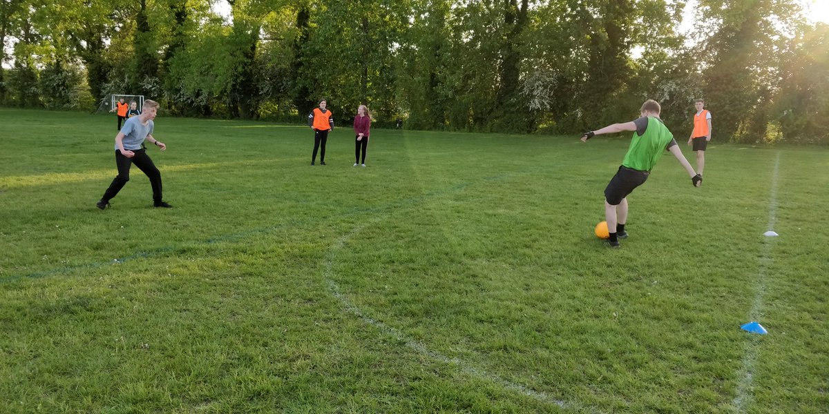 WantageATC's tweet photo. #Wantage cadets enjoying the fine weather https://t.co/lHcLNIo5Qc
