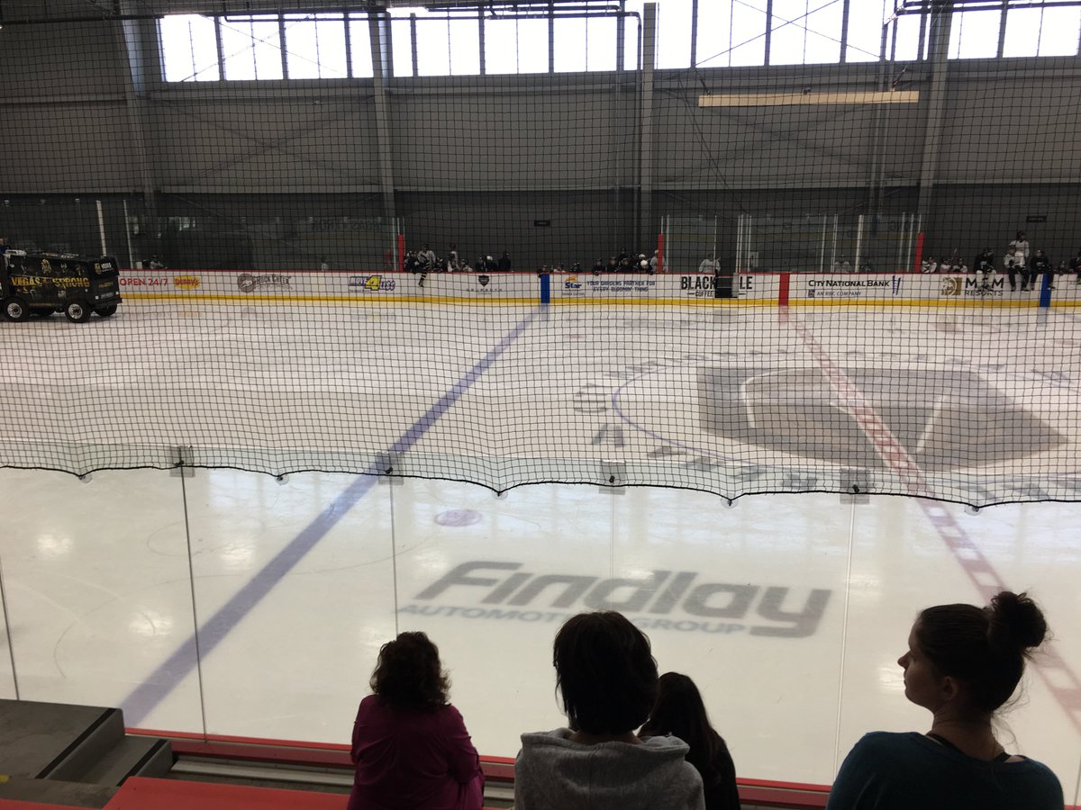 Hottles_warmth's tweet photo. Even in Vegas, the rink stays cold! Keep warm in the bleachers with a Hottle! https://t.co/cuCtVVxD0L