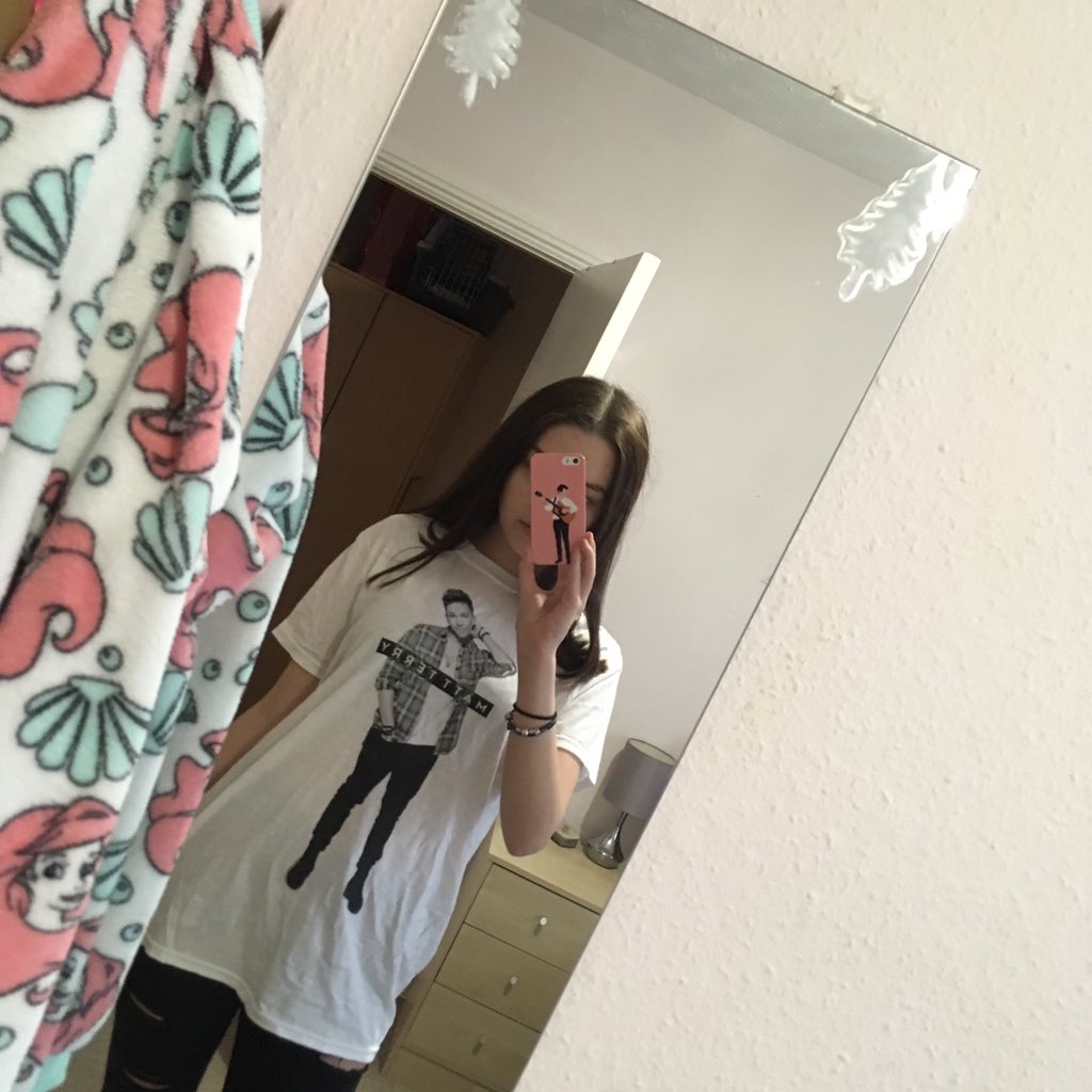 esnyleah's tweet photo. you make me the happiest🍒 #confidentformatt @MattTerry93 https://t.co/QPBgsobzXv