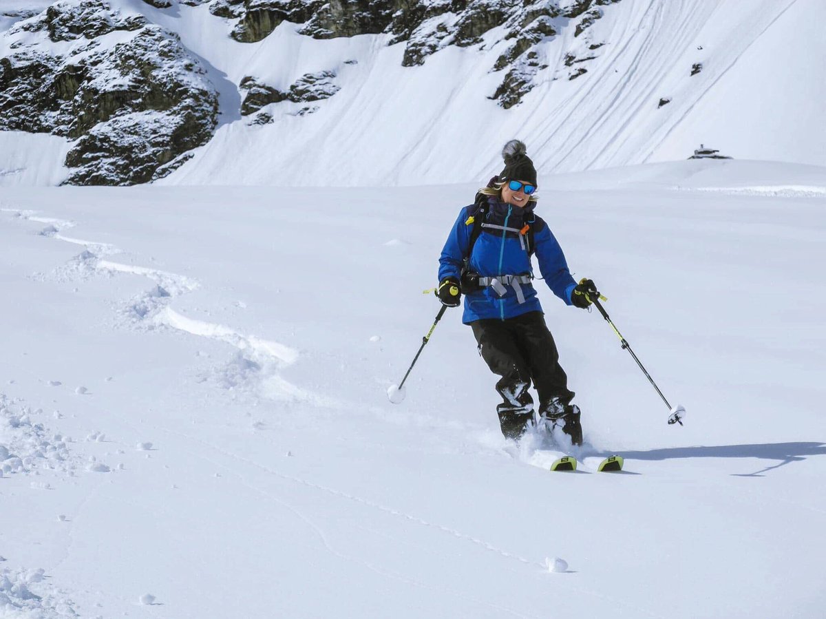 squashfalconer's tweet image. An early morning ski tour to make tracks in fresh powder is always worth it! :)
-
Thanks for the 📸 Tom Goodall 
-
#freshtracks #skipowder #tignes