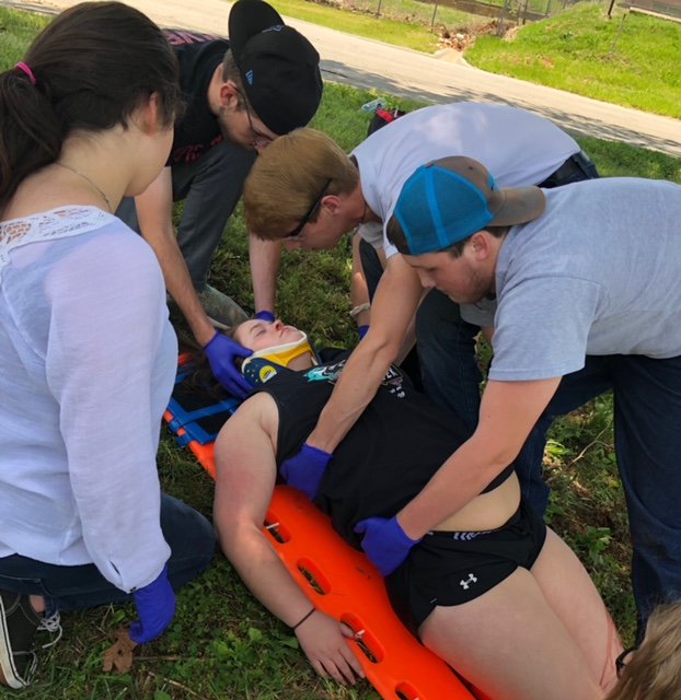 TableRockCC's tweet photo. EMT students are practicing their trauma patient assessment skills.
#EMTtestprep @RSWolves https://t.co/uZMGSUHvSr