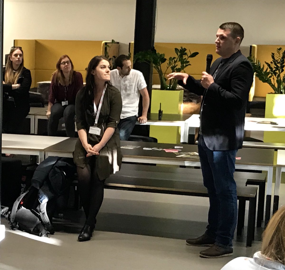Screen_Mcr's tweet photo. Bobby talks about the location services #ScreenManchester provide for film & TV production to the @Production_CE audience @SpaceStudiosMcr 🎬🐝 https://t.co/lsoeejI6YO