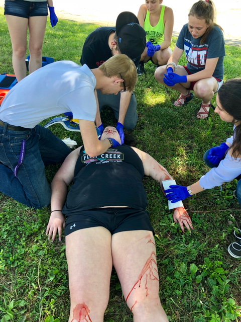 TableRockCC's tweet photo. EMT students are practicing their trauma patient assessment skills.
#EMTtestprep @RSWolves https://t.co/uZMGSUHvSr