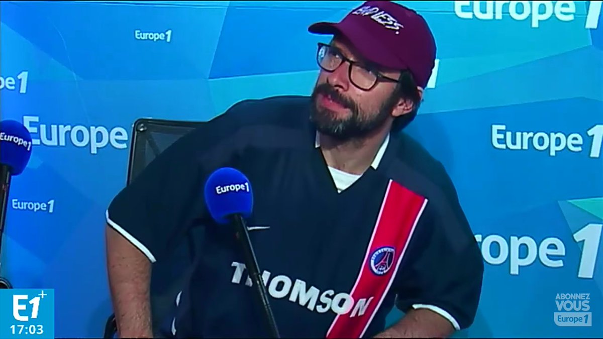 gwenmagic's tweet photo. Sur ma vie j'ai cru voir Le Professeur... Et enfaite c'était @SuperCazarre 😭😭 https://t.co/uIUYkzkADh
