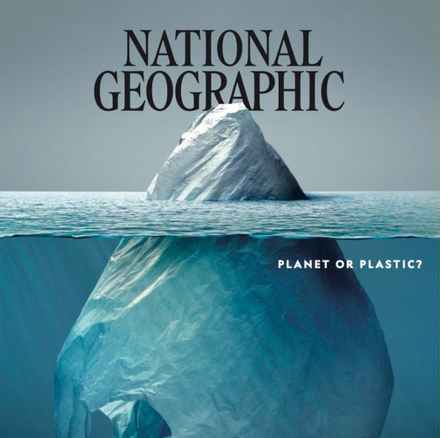 DonaPoliticaMX's tweet photo. ¿Planeta o plástico? El artista mexicano Jorge Gamboa creó la más reciente portada de la revista National Geographic, descrita por más de uno como "brillante". La portada acompaña un reportaje sobre la saturación de plásticos en el océano.
 👉 https://t.co/KQONV2TS5A https://t.co/JXtUvQbznU