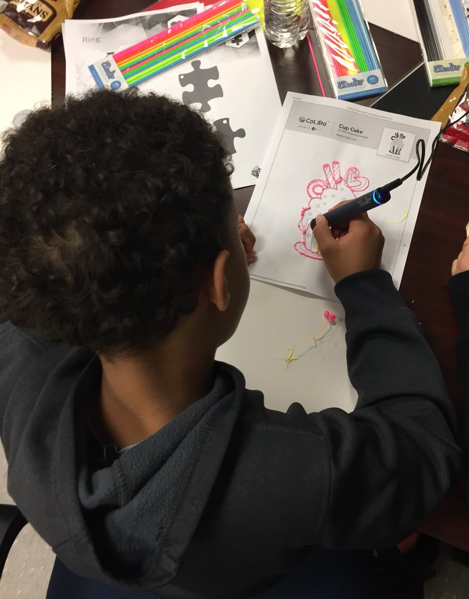 YCreatorSpace's tweet photo. This YCS kid drew a cupcake to life with a 3D drawing doodle pen on our field trip to @PittTweet during spring break! https://t.co/WNWDQS2yDC