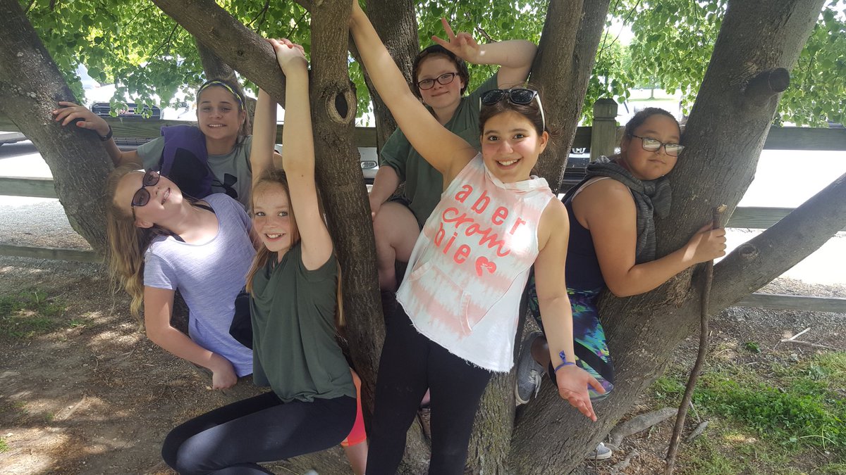 MrDeenik's tweet photo. Work hard. Play hard. Great job today, WIS Student Council! #wwsrocks #RocksAchieve https://t.co/8aYh8igj8T