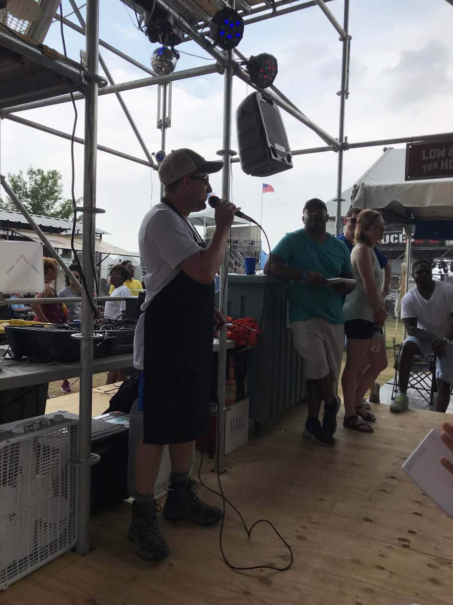 #startq pitch comp kicks off with the pit master of the day <a href="/Start_Co/">Start_Co</a>!