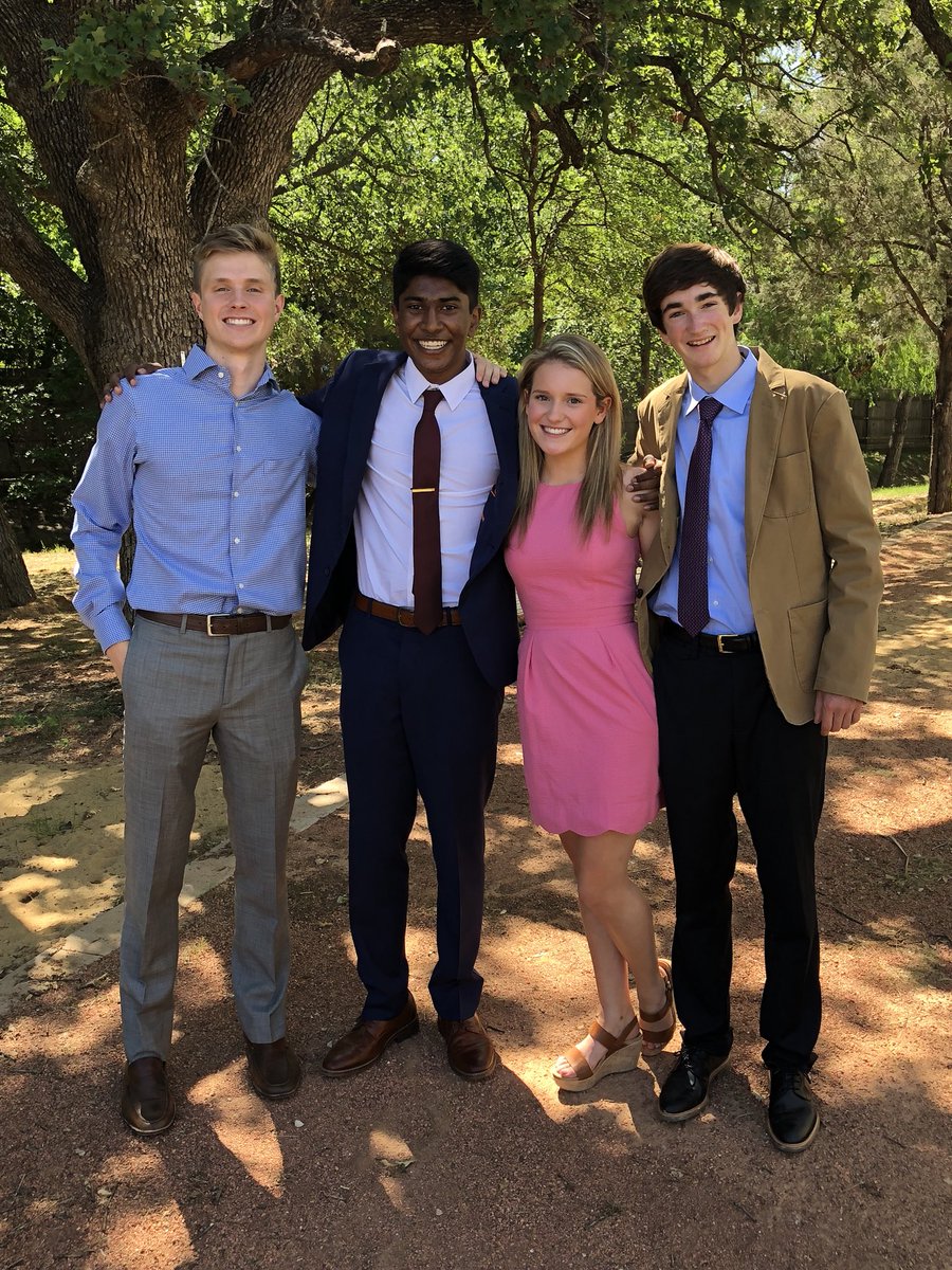 DressUpThurs's tweet photo. Great turnout for the last Dress Up Thursday of the year. Congrats to our Penguin Savers of the Week and avid penguin enthusiasts, @Henry_Gardner12 @mo_hrinky @myrooonn @jacksonfelkins 🐧🎉 https://t.co/yEdJvYpPCr