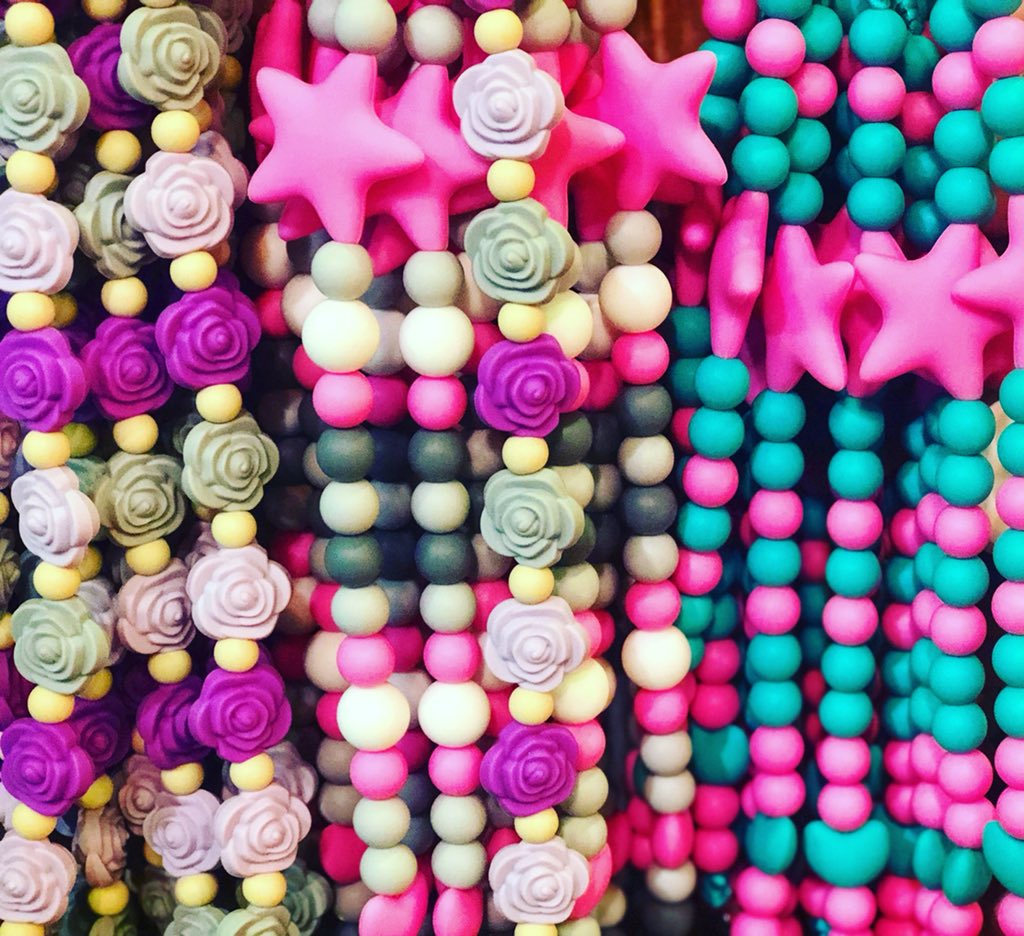 Multipleseasons's tweet photo. Bright colours, Happy teeth #BABY #twins #teething #jelebebe @MamaMagicSA https://t.co/lGTaBMJrze