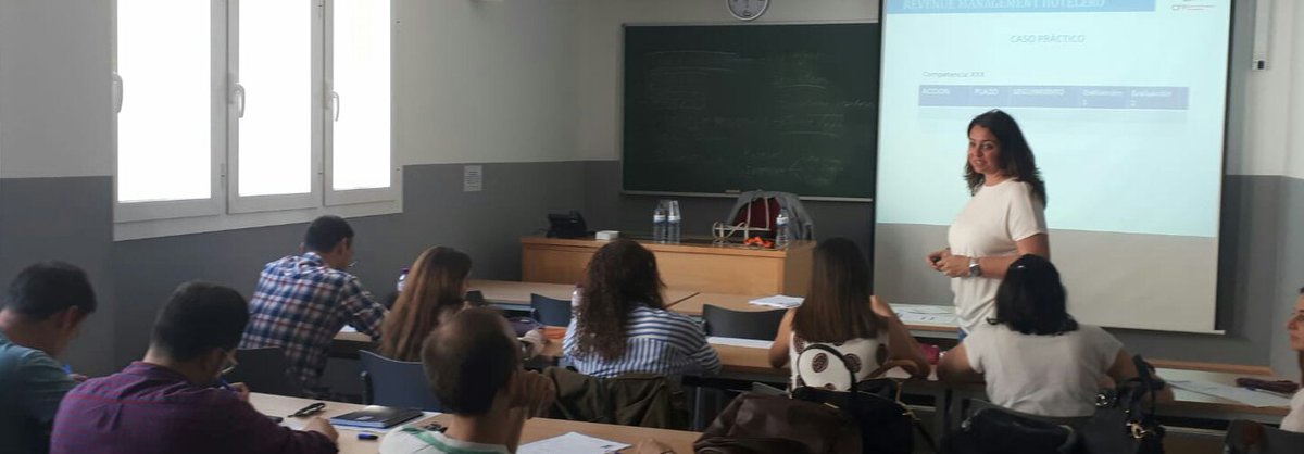 revenueUSevilla's tweet photo. Práctico, útil, dinámico y un valor añadido para nuestros egresados! Taller de orientación Revenue Managers. Estupenda iniciativa y puesta en marcha: Nuria Sánchez y @carmenpalaciosb en @revenueUSevilla  @CFP_unisevilla  @unisevilla: Felicidades!! https://t.co/8NfCwXElJ3