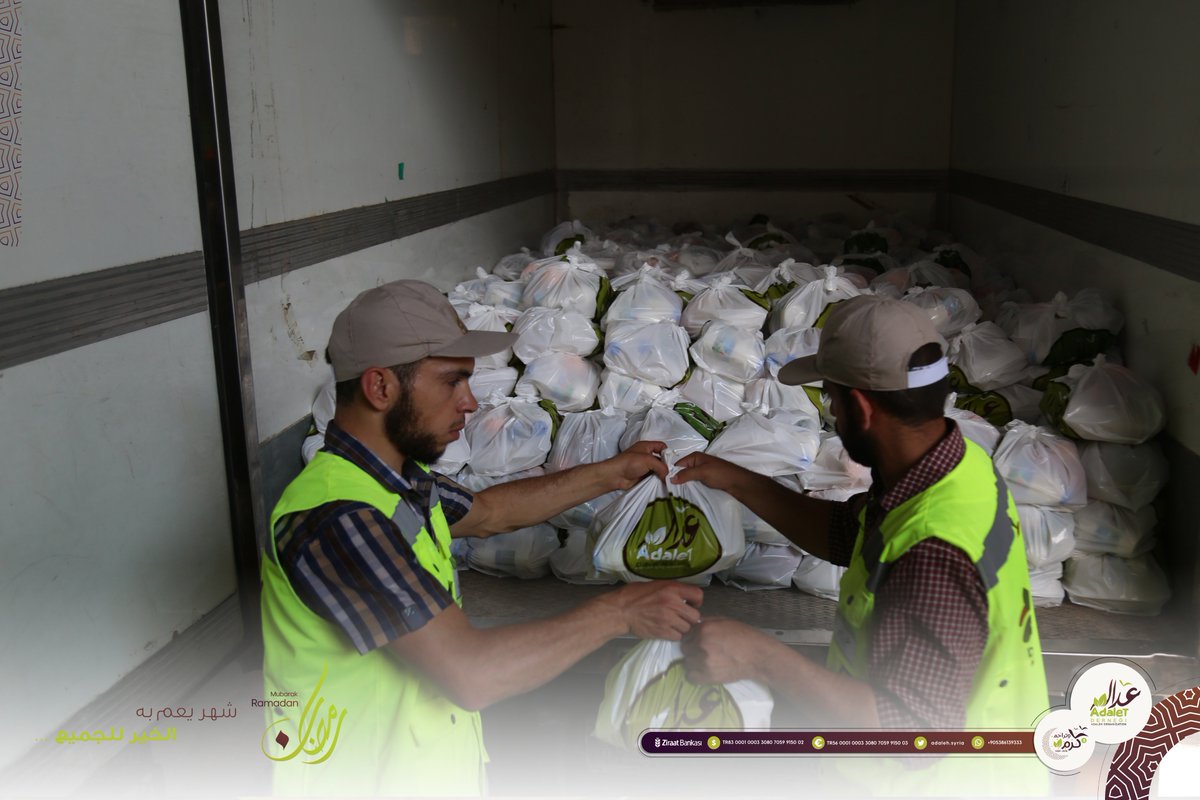 AdalehSyria's tweet photo. تعمل #منظمة_عدالة خلال شهر رمضان المبارك عبر مشروعات عدة ومنها مشروع تجهيز وتوزيع وجبات إفطار صائم التي تُقدم لمن يستحقها من الفئات المختلفة وذلك بتبرع سخي يجود به أهل الخير من المتصدقين والمحسنين خلال شهر الخير
سائلين المولى أن يكون شهر خير يعم به الخير للجميع
#رمضان_كرم_وتراحم3 https://t.co/xpcHUykDNp