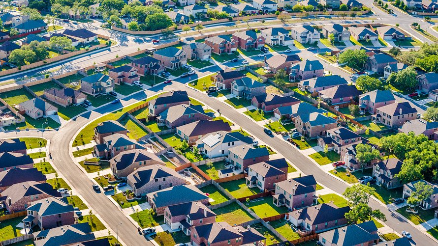"Two-thirds of Americans say it is a good time to buy a house...64% of U.S adults continue to believe home prices in their local area will increase over the next year." We love reading and sharing info like this! goo.gl/pFVdcZ #housingindustry #marketing