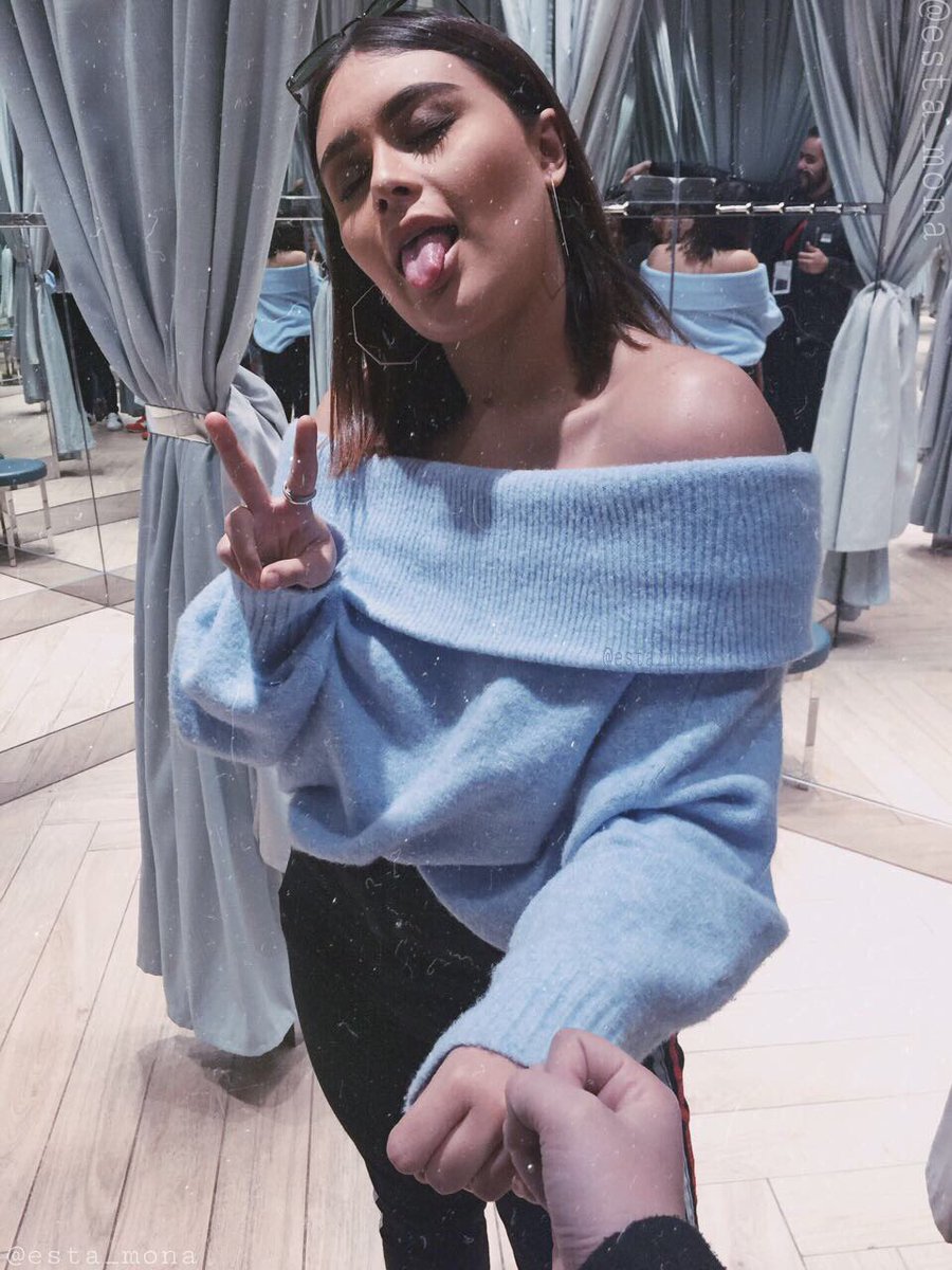esta_mona's tweet photo. Gracias por todo bebes preciosas,gracias por ser quienes son,fue un día maravilloso. @danielaacallee @Pochosaurus @calleypocheoffi 💖✨💖 (11/05/18) Nunca dejemos morir los momentos lindos con Cach��. 

#PremiosMTVMiaw  #MTVLACARACYP @linamcaceres https://t.co/Fqn9Xlclhl