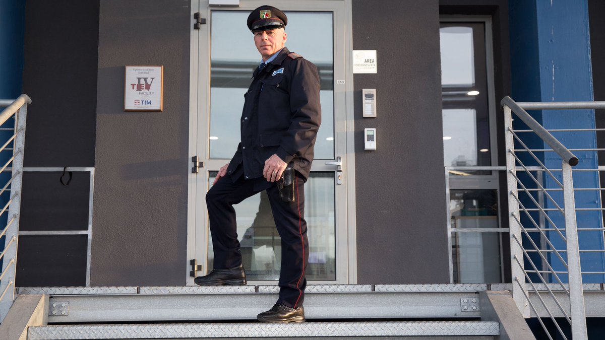 TIM_Enterprise's tweet photo. "Nel #TIMDataCenter vantiamo un sistema di vigilanza qualificata in grado di gestire tutte le richieste 24 ore al giorno" - Massimo Santoro. https://t.co/ctn3rWJHh9