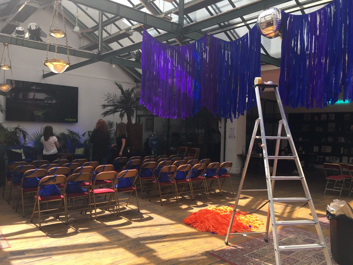 Visa_Fr's tweet photo. Ce soir, Visa et @_TheFamily lancent le premier Visa Meet-up à Paris sur «Shaping Digital Commerce» et sur l’économie de l’expérience. Restez connectés pour en savoir plus ! #ShapingDigitalCommerce https://t.co/h77yxZnrUe