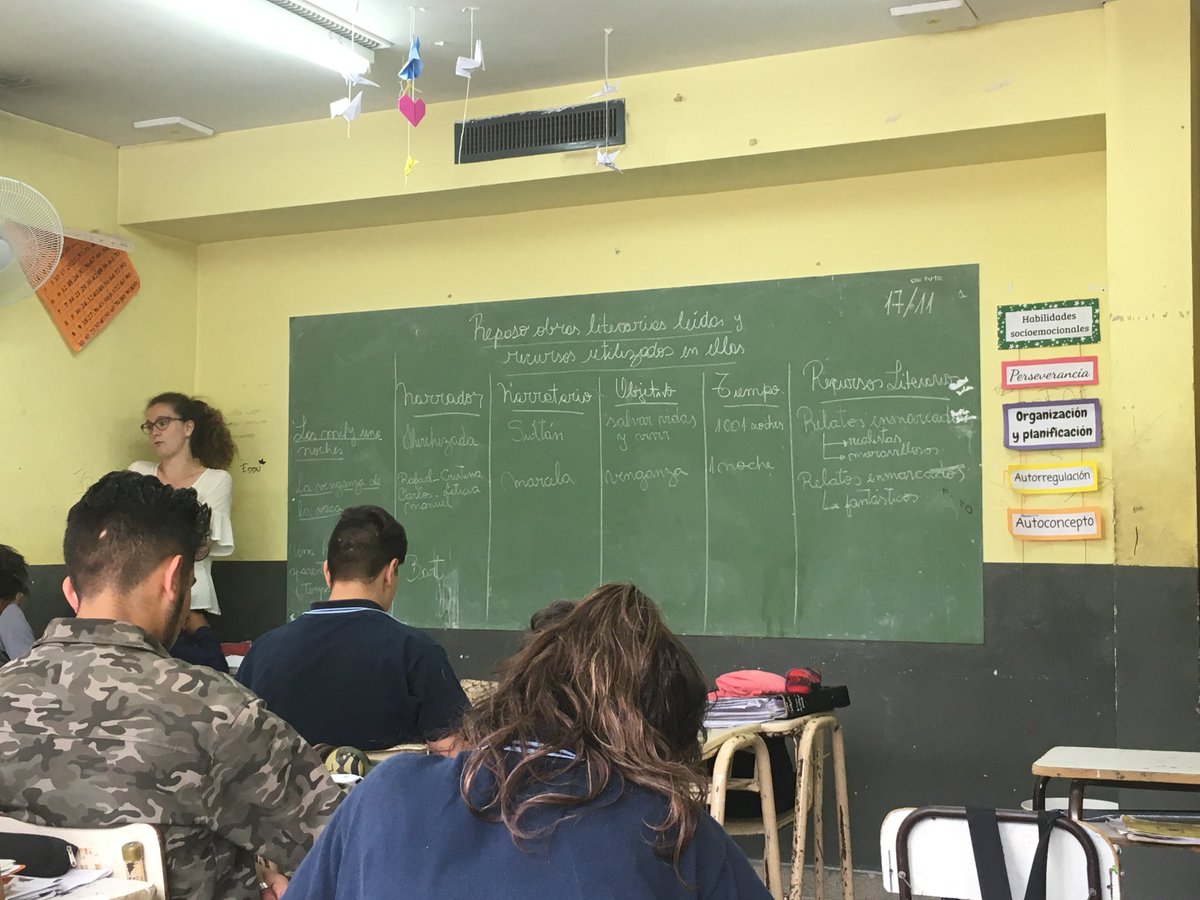PabloPrincz's tweet photo. "Mi objetivo es que los estudiantes se sientan apasionados por lo que aprenden, y entiendan el porqué de las cosas que están aprendiendo”. Metas de @LauraPeuriot #PExA2017 para lograr aprendizajes significativos en la EEST N°1 de Pilar @EnsenaxArg @INETetp @DPETPba @copretBAok https://t.co/DuQI8Uwf1Y