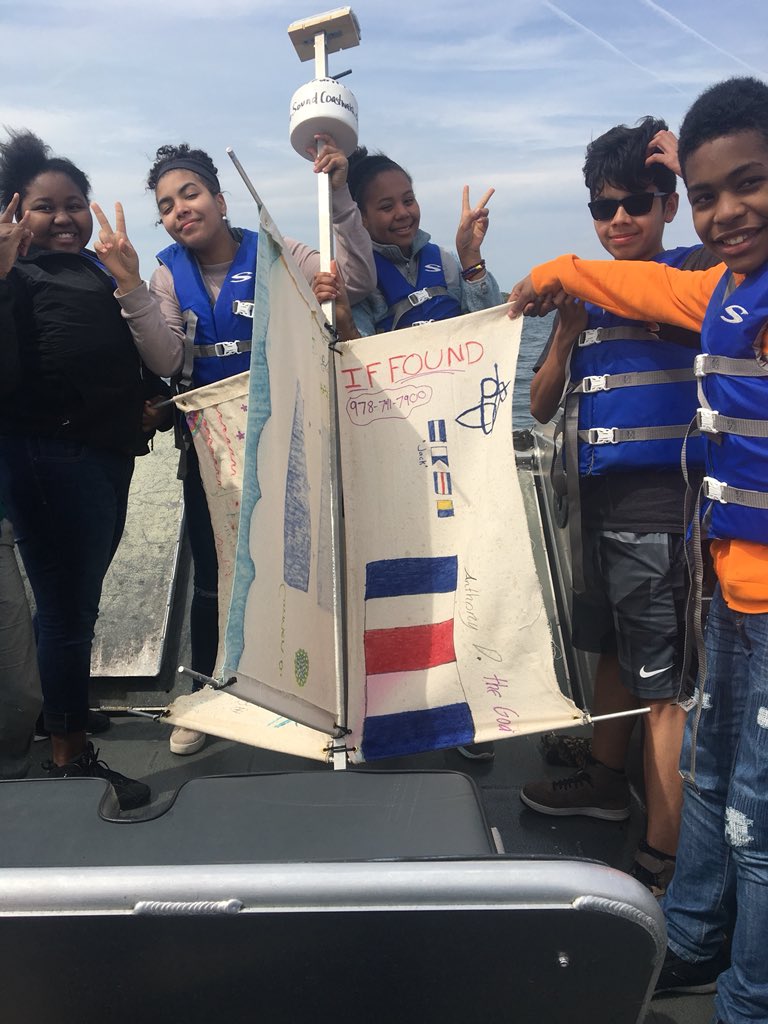 cmshappenings's tweet photo. CMS students partnered with Salem Sound Coast Watch to launch their customized drifter into the Atlantic. The device will travel the currents of the Atlantic ocean, providing useful data for students and scientists! #drifter #salemsound #LEAP #cmsdrifts #gosharks https://t.co/OP0naoPJha