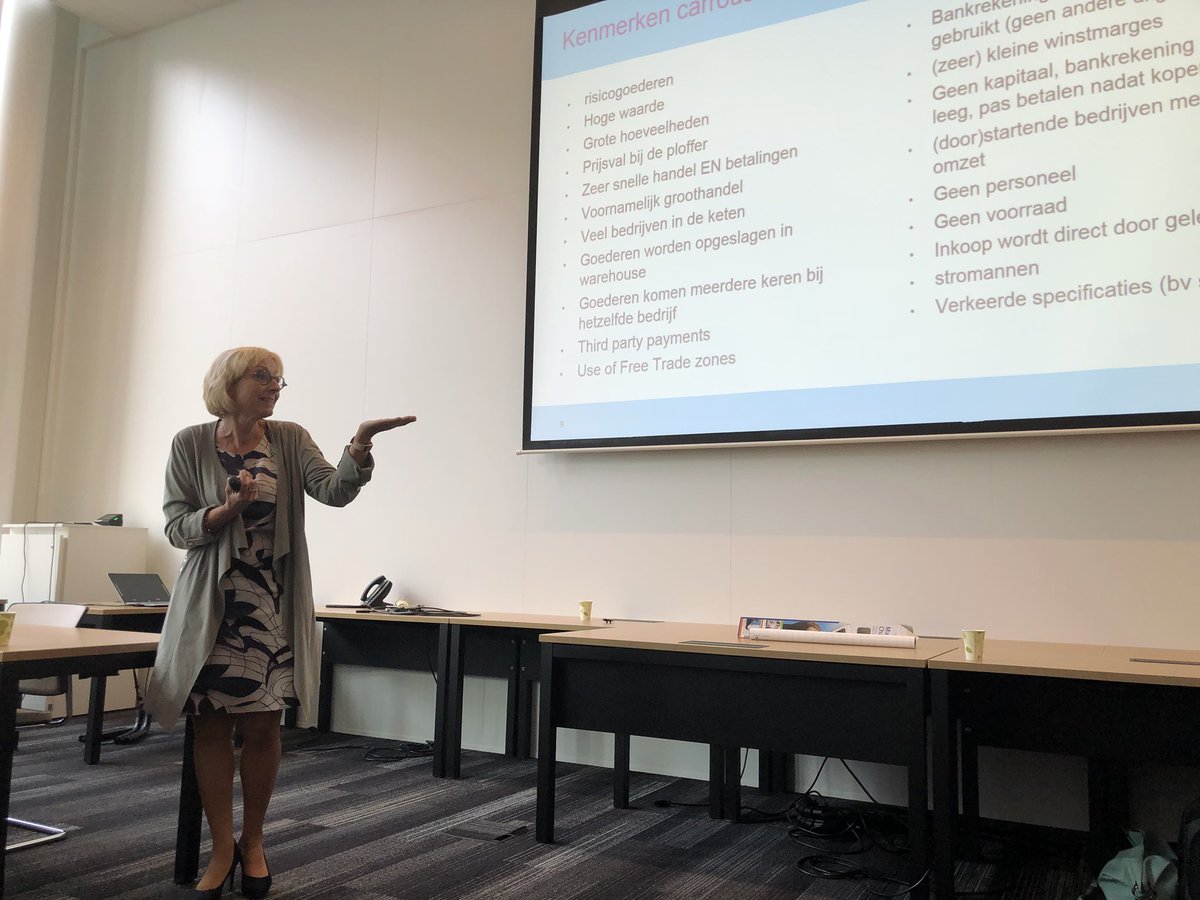 arthurhmdegroot's tweet photo. Carla van Rijn over de kenmerken van carrouselfraude en de handel in emissierechten, lucratieve handel😎 #NLIFFC https://t.co/x0GHfdJCpU