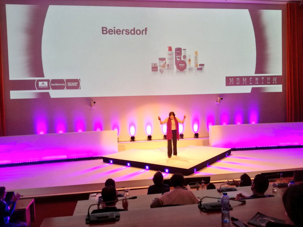 sbcCommerce's tweet photo. Let's hear it for the Spanish team 🇪🇸 Debora Alasraki, CEO of 3D Click, the online platform for lean packaging design. Customize and validate a package redesign 40% faster! @Beiersdorf_AG and @albertheijn are already clients #sbcDemoDay #sbcCommerce https://t.co/V8ahTYINr5