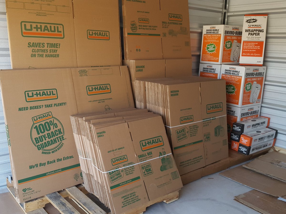 SelfSte's tweet photo. Yes we have boxes, bubble wrap and paper
#movingsupplies #boxes #bubblewrap https://t.co/zLRXK83kud
