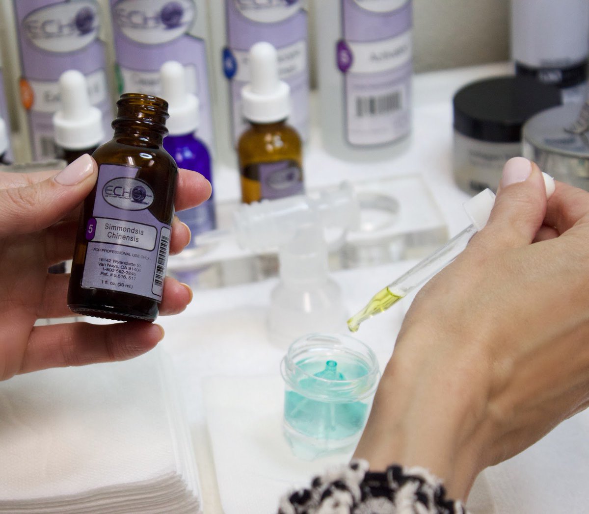 TiffanyTurnham's tweet photo. Tiffany's Oxygen facials are customized to address each clients skin concerns. She carefully measures out and mixes the vitamins and minerals needed to give each client their maximum glow. #TiffanyTurnhamBeauty #TTB #OxygenFacial https://t.co/vxH3fKVzIR