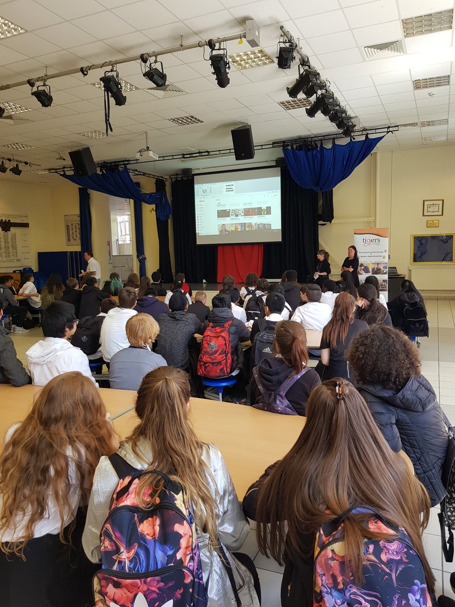 DYWGlasgow's tweet photo. Wow, what a turnout for a great digital media session by Caitlyn and Jennifer of @TIGERS_UK for our @HillheadHS S4 bus admin and computing pupils. #MaximiseMay #YOYP2018 https://t.co/afhmwYDgIB