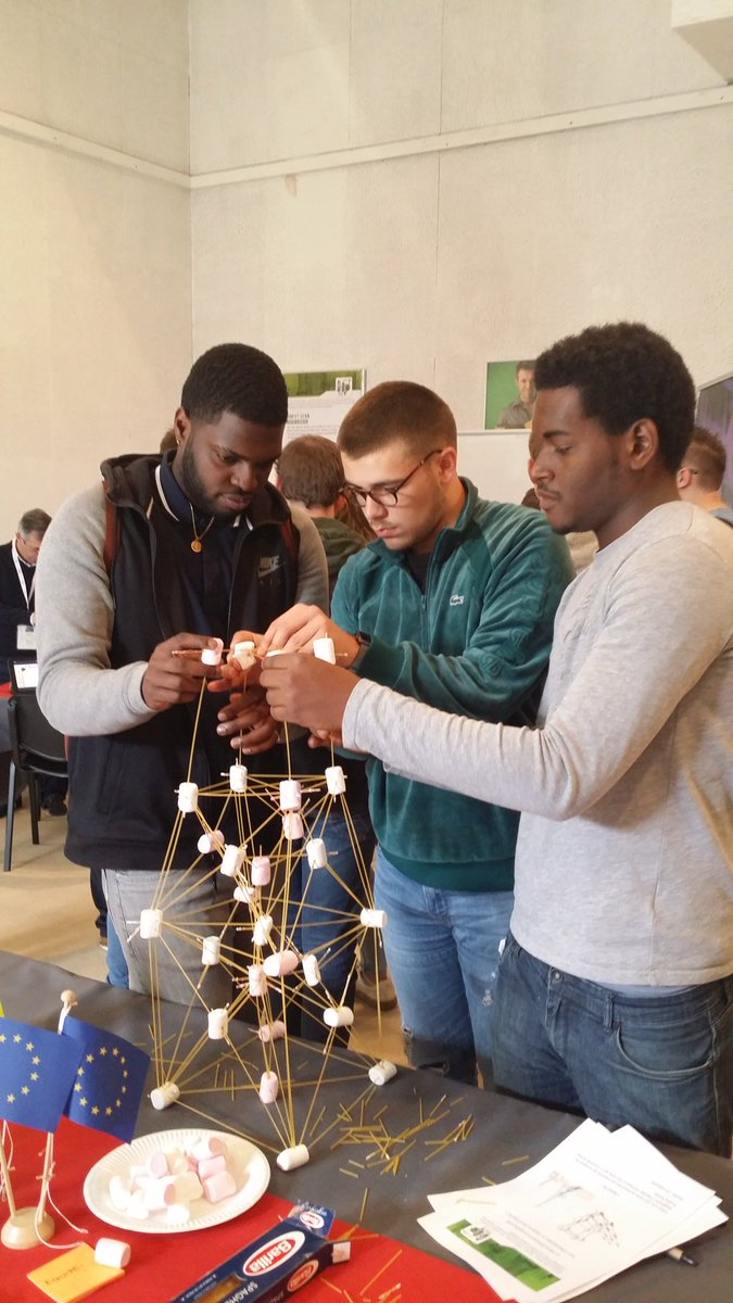 CAPEB76's tweet photo. CAPEB Le Havre journée BIM ELITE pour les acteurs de la construction. Initiative portée par #CAPEB Calvados dans le cadre d'Erasmus + avec le GIP rectorat de Caen. Partenaires italiens, estoniens, portugais et écossais présents pour accueillir les jeunes et les #artisans du btp https://t.co/EwvDfh5aGf