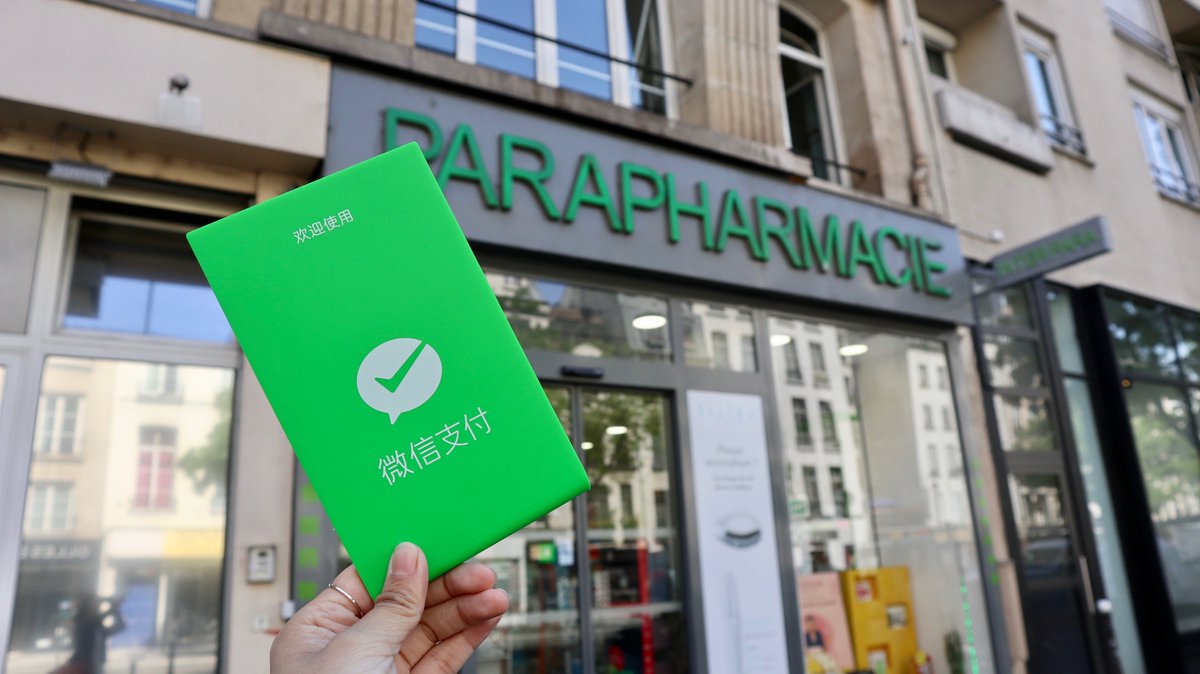 EasyEuro tweet media