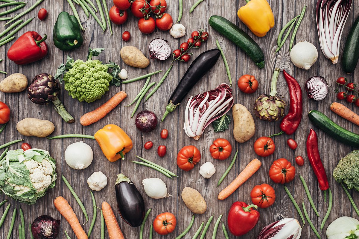 PangeaNutrition's tweet photo. Eat more #fresh #foods, and avoid #processed #meats and #snacks. You’re already taking a huge step by cooking #PangeaNutrition meals this week! For more #health recommendations visit our #blog at https://t.co/yRIYLxhyba 
#MediterraneanDiet #nutrition #diet https://t.co/s7Pvbn72AT