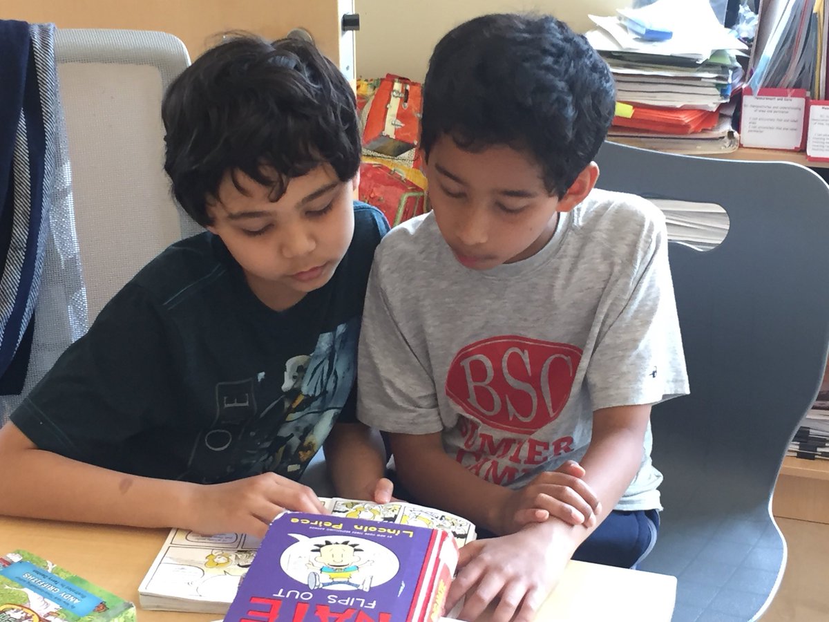 LaTronicaGrade3's tweet photo. Sharing books and Reading the Day Away with @ThirdGradeCrew  #EstabrookSchool #childrensbookweek https://t.co/3kwATBiilE