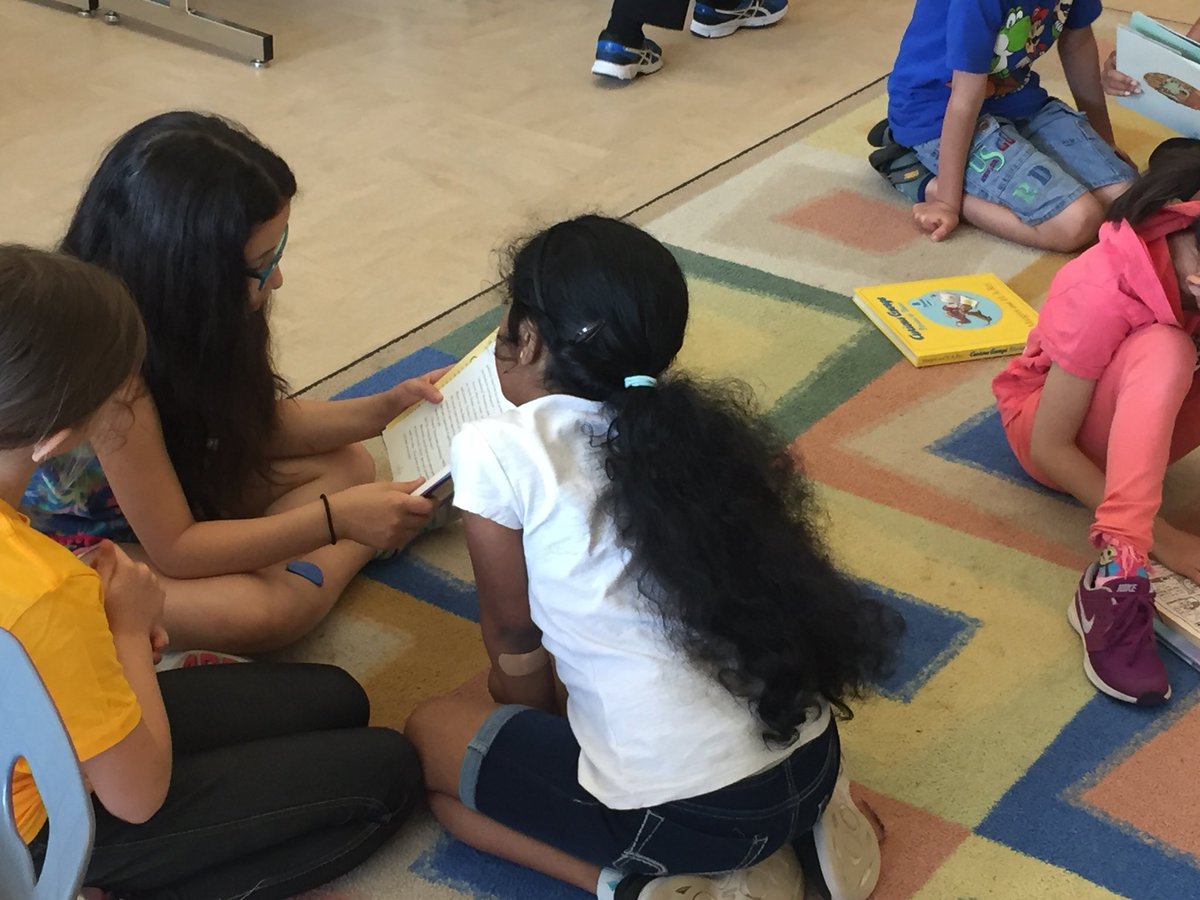 LaTronicaGrade3's tweet photo. Sharing books and Reading the Day Away with @ThirdGradeCrew  #EstabrookSchool #childrensbookweek https://t.co/3kwATBiilE