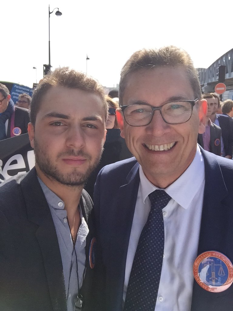 ArielZini's tweet photo. Aux cotés du Président du Conseil Supérieur de l’Ordre des Experts Comptables @crtande, du Président d’Honneur @PhilippeARRAOU et de milliers de Consoeurs et Confrères lors de la manifestation de soutien à la profession des Commissaires aux Comptes
#JeSuisCAC_PE #JeSoutiensMonCAC https://t.co/ngwPimAjxU